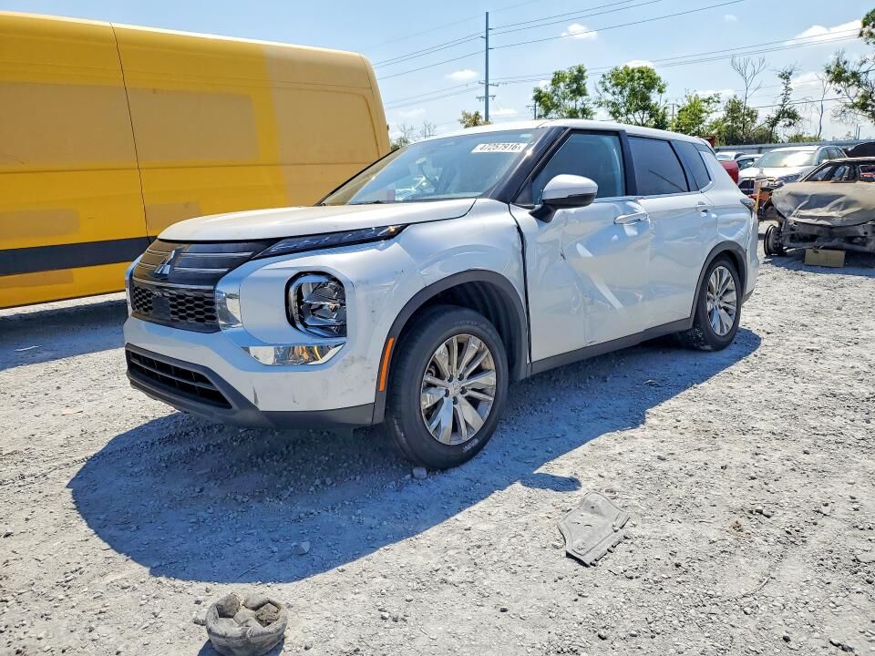 2025 MITSUBISHI Outlander