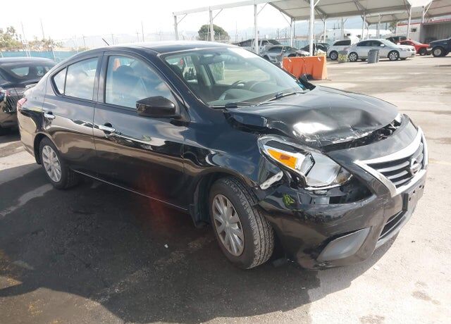 2017 NISSAN Versa