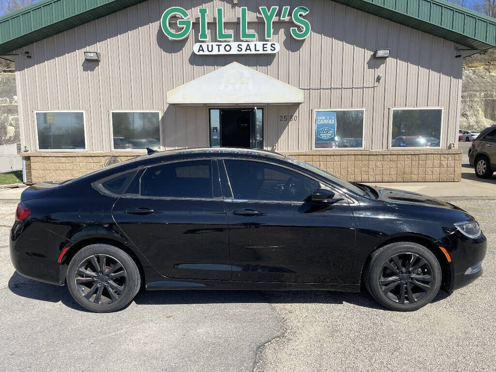 2016 CHRYSLER 200