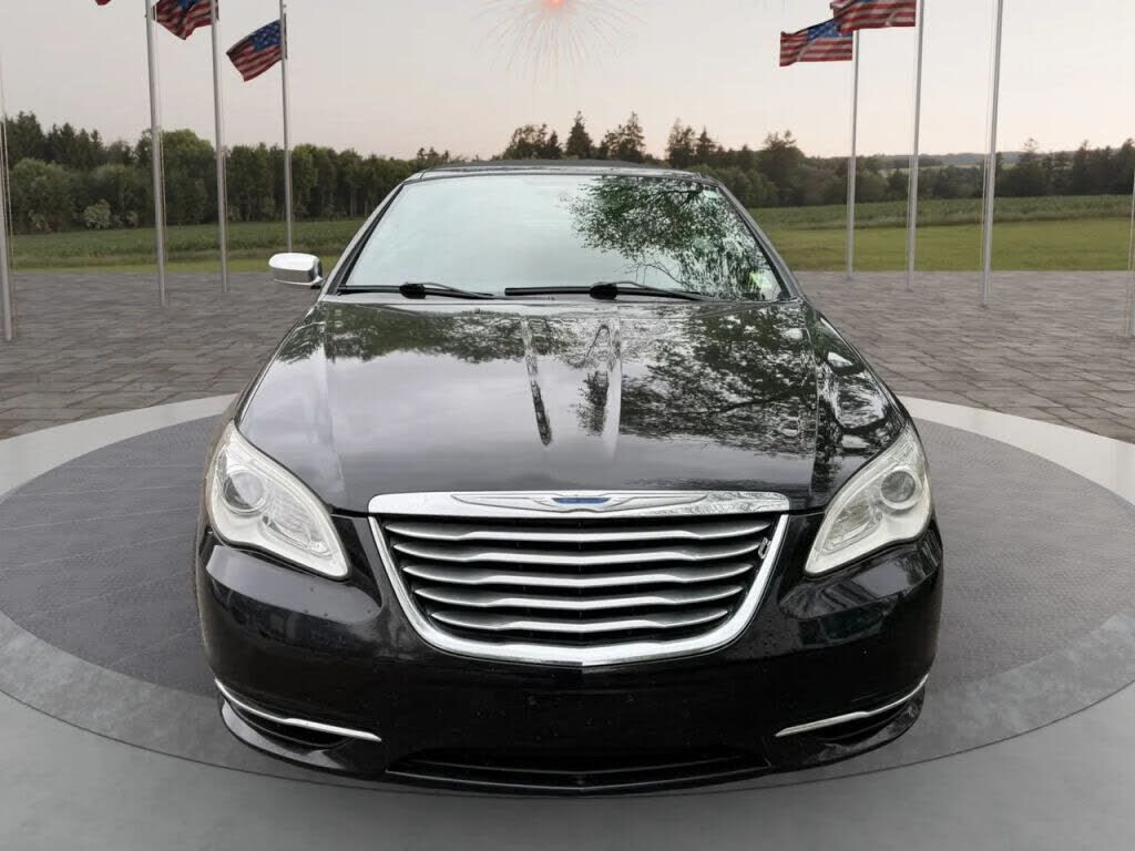 2011 CHRYSLER 200