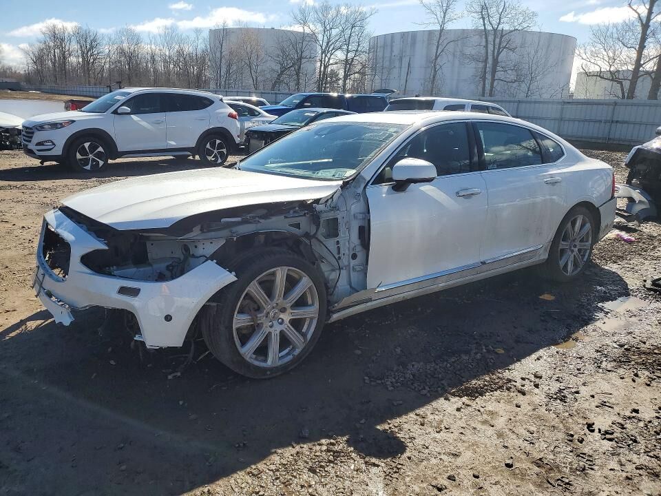 2018 VOLVO S90