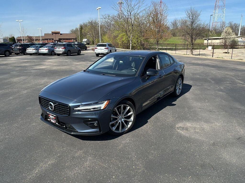 2021 VOLVO S60