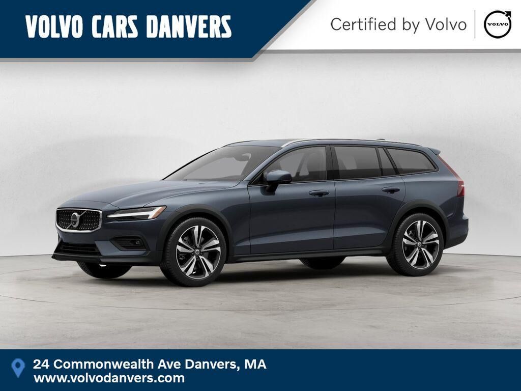 2025 VOLVO V60CC