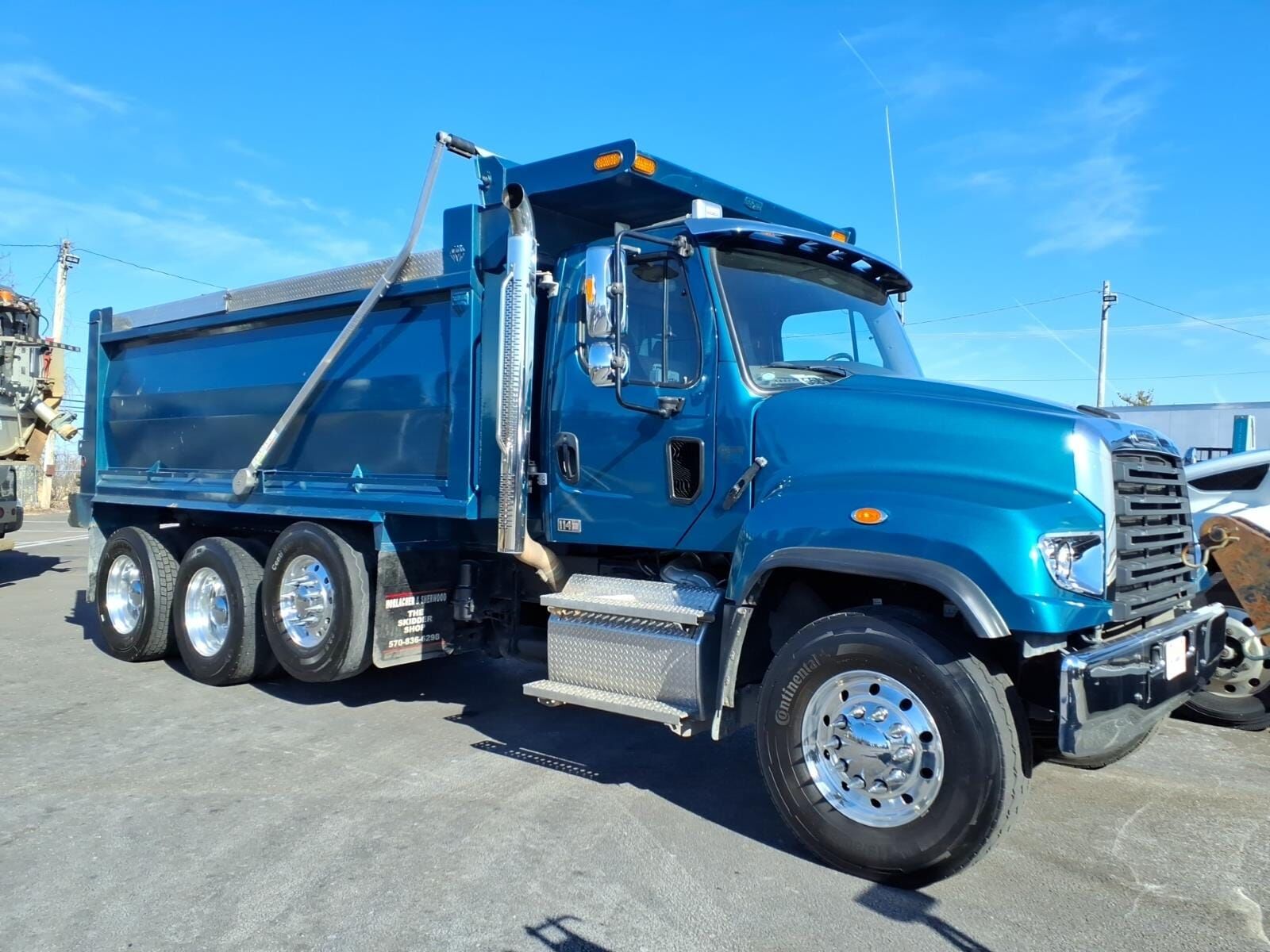 2023 FREIGHTLINER 114SD