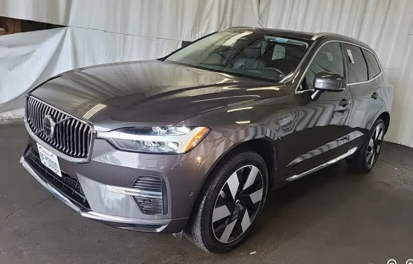 2023 VOLVO XC60