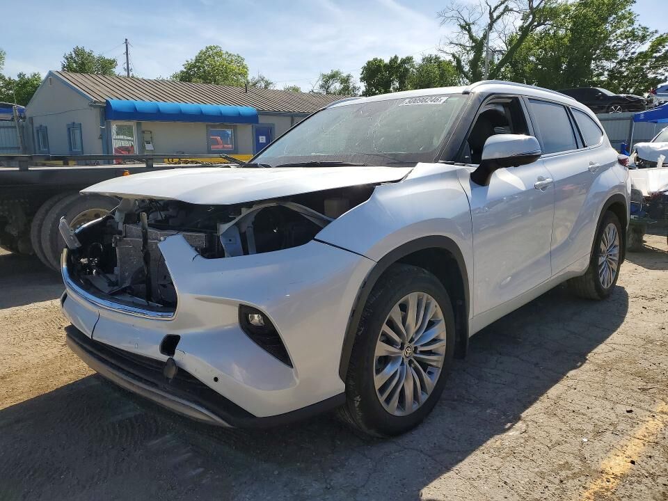 2025 TOYOTA Highlander