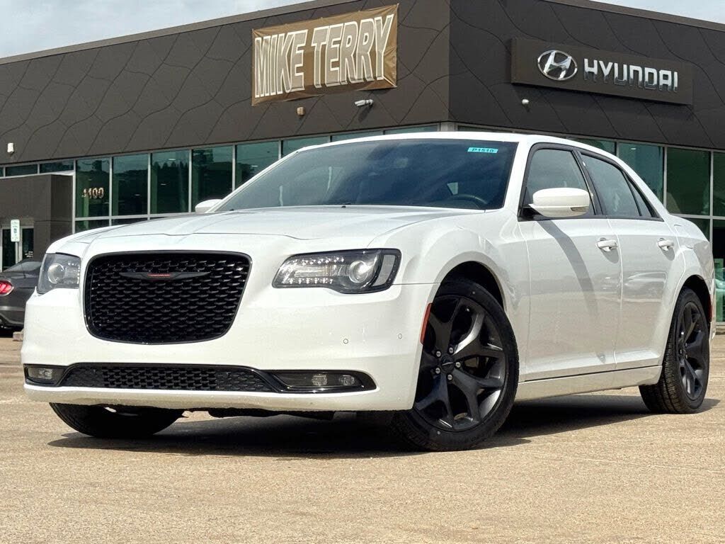 2023 CHRYSLER 300