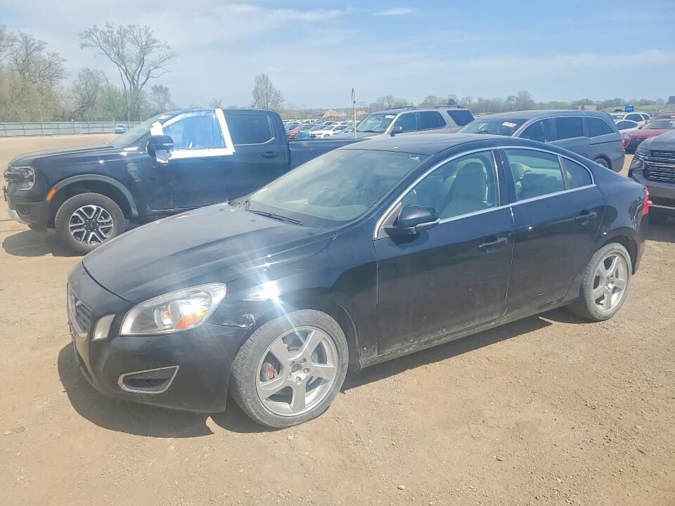 2013 VOLVO S60