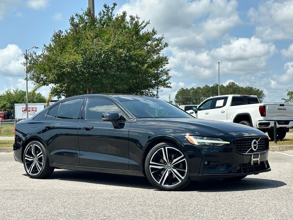 2021 VOLVO S60