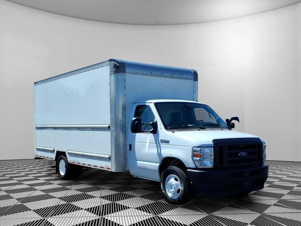 2022 FORD E-350