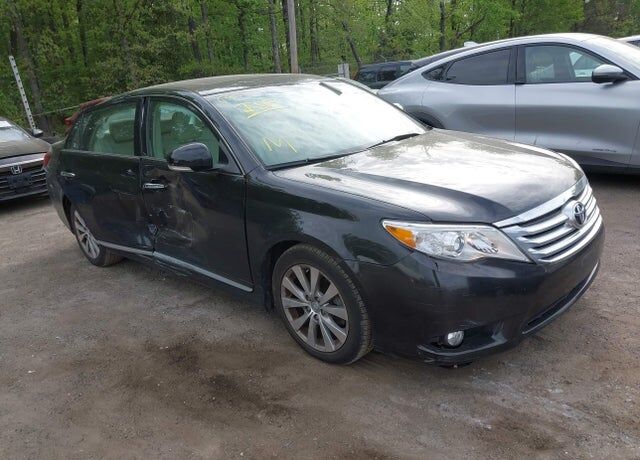2012 TOYOTA Avalon