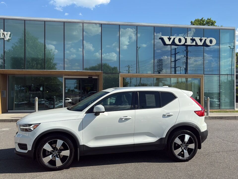 2019 VOLVO XC40