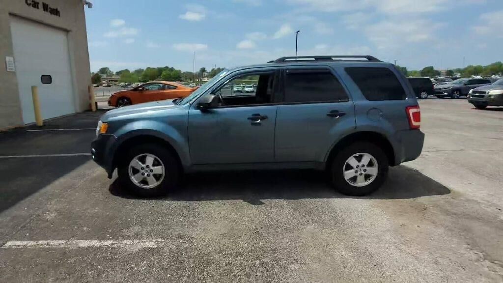 2011 FORD Escape