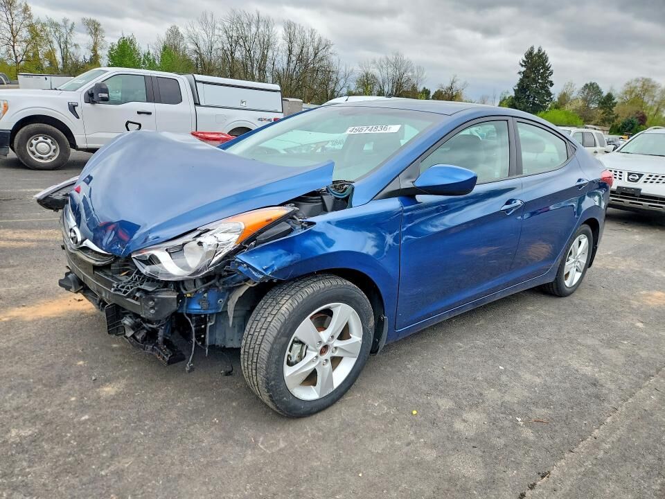 2013 HYUNDAI Elantra