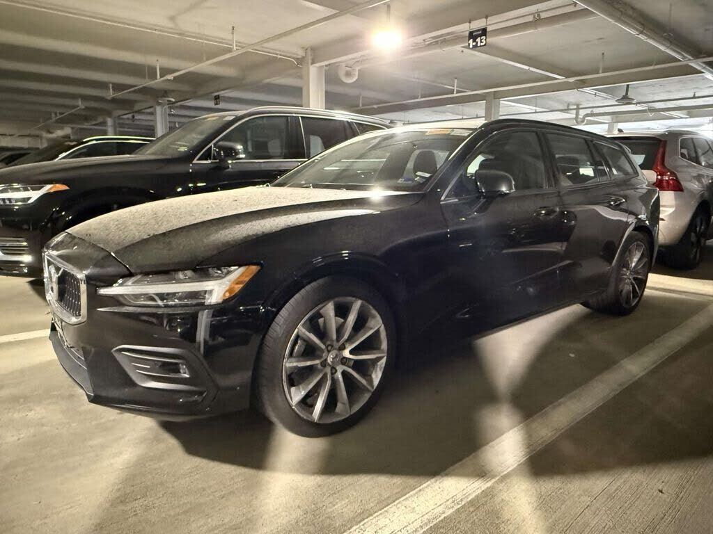 2020 VOLVO V60