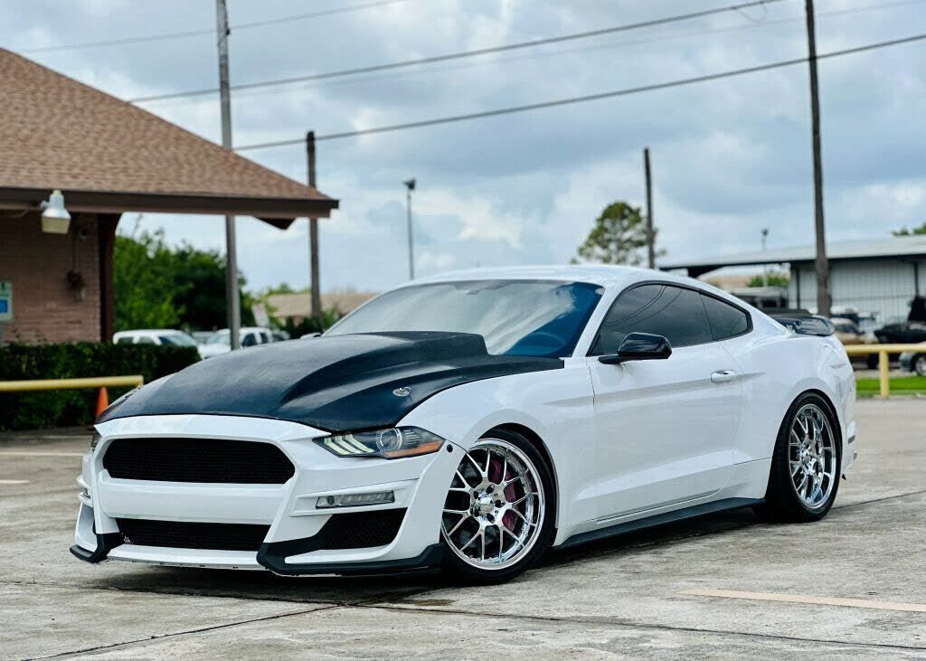 2017 FORD Mustang