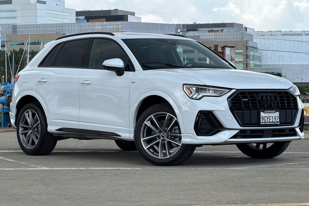2023 AUDI Q3