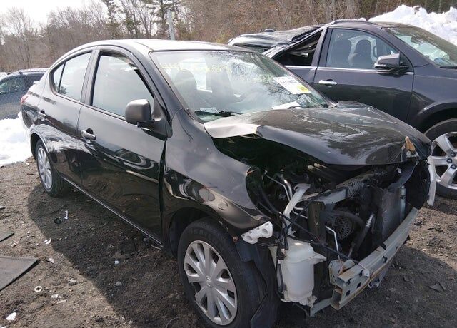 2014 NISSAN Versa