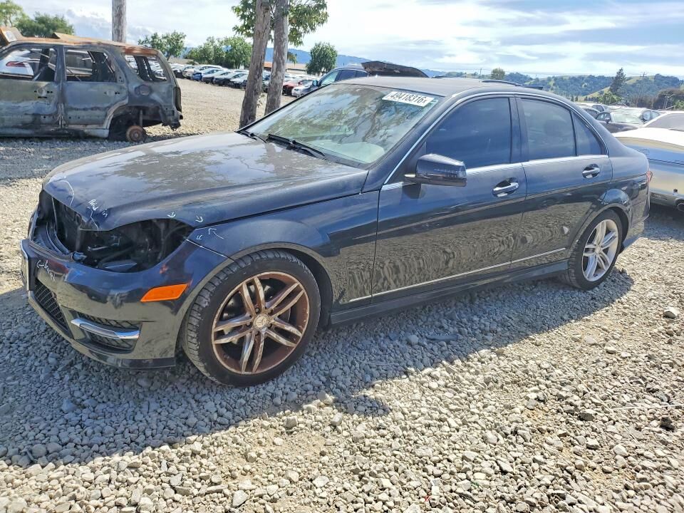 2013 MERCEDES-BENZ C-Class