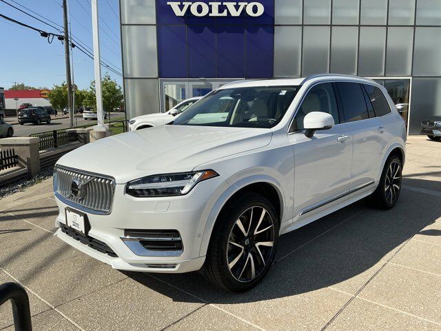 2024 VOLVO XC90