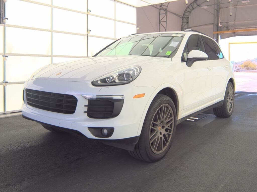 2017 PORSCHE Cayenne