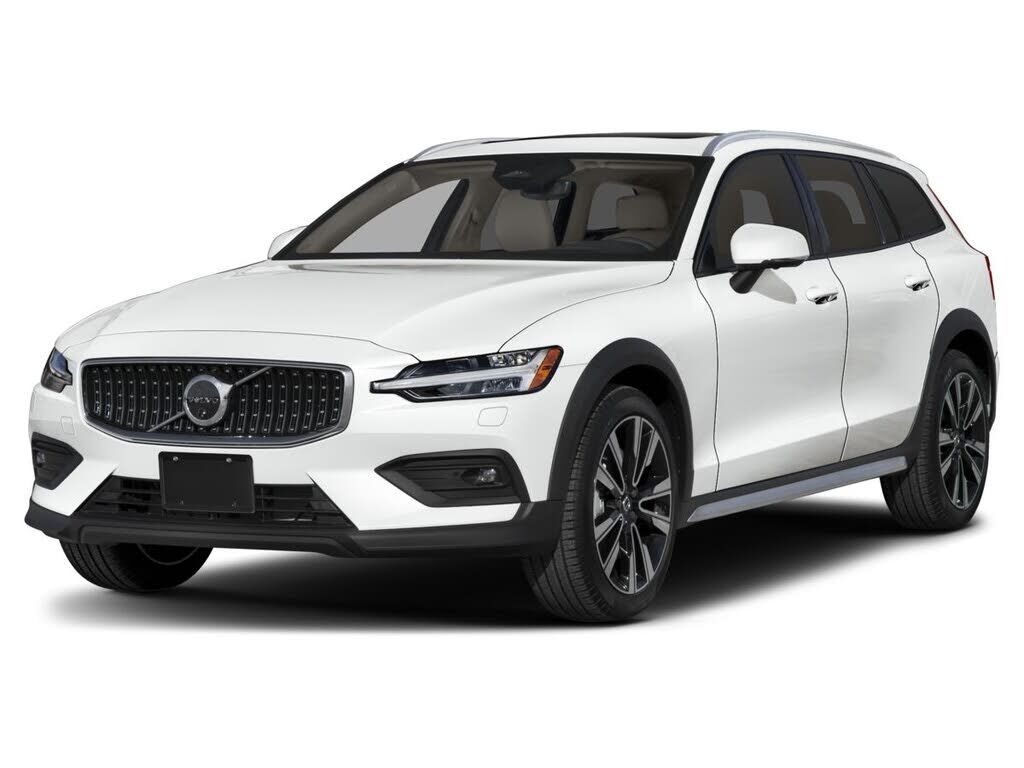 2025 VOLVO V60CC