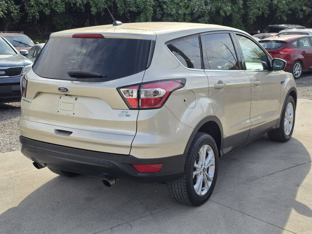 2017 FORD Escape