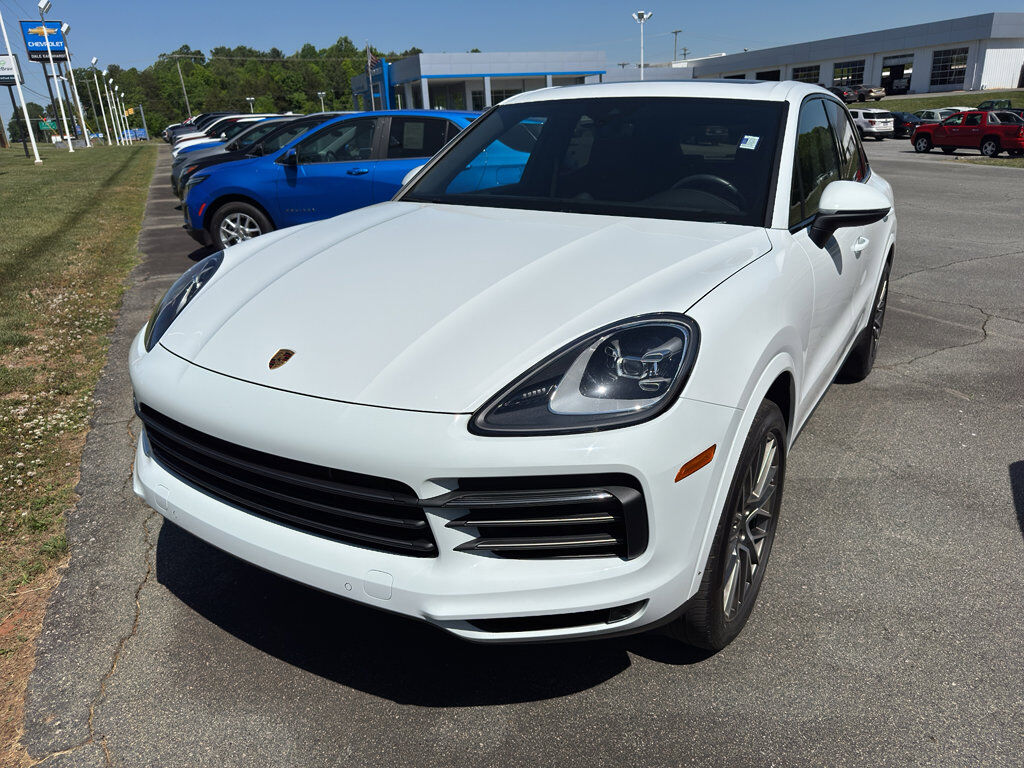 2022 PORSCHE Cayenne
