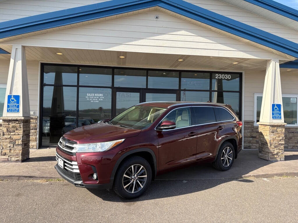 2017 TOYOTA Highlander