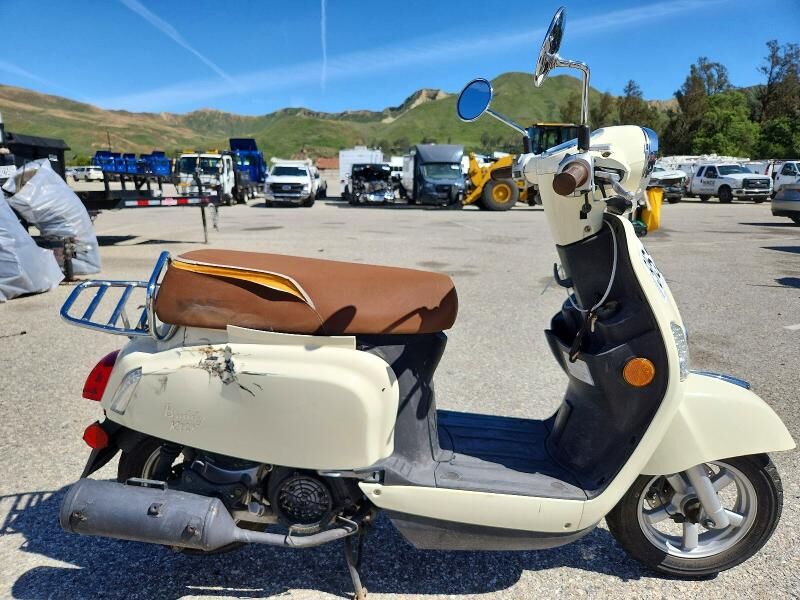 2020 GENUINE SCOOTERS Buddy Kick
