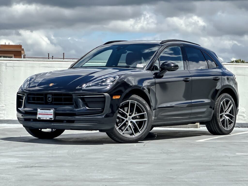 2023 PORSCHE Macan