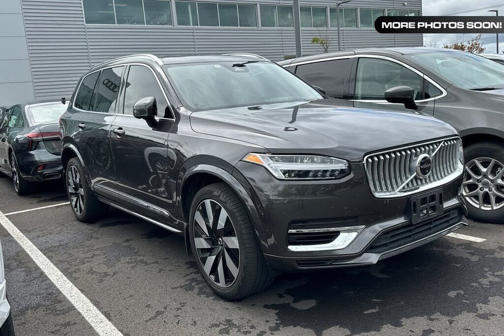 2023 VOLVO XC90