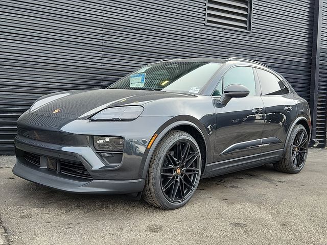 2025 PORSCHE Macan