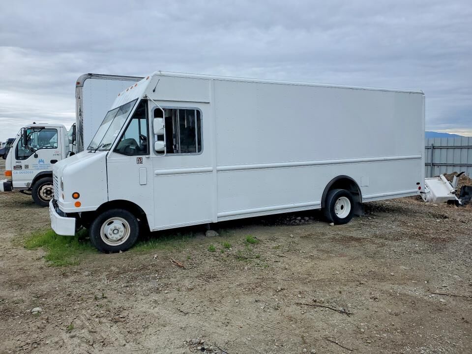 2010 FORD E-450