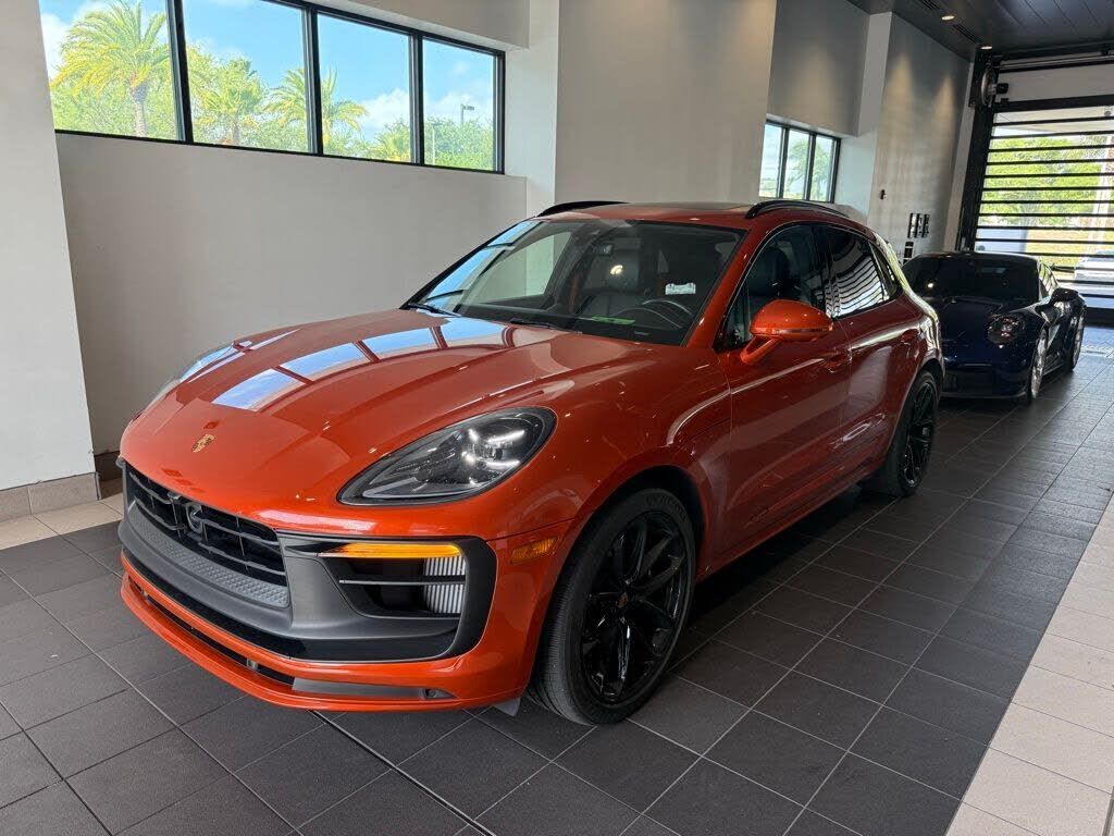 2024 PORSCHE Macan