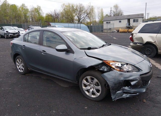 2013 MAZDA Mazda3