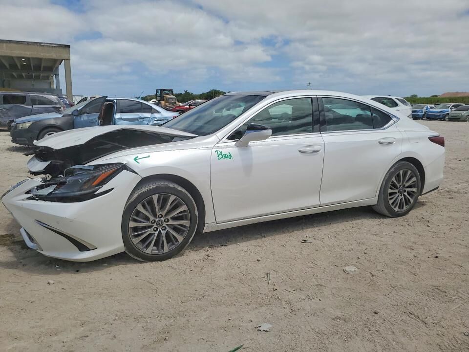 2019 LEXUS ES