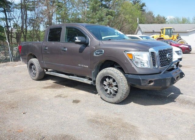 2017 NISSAN Titan