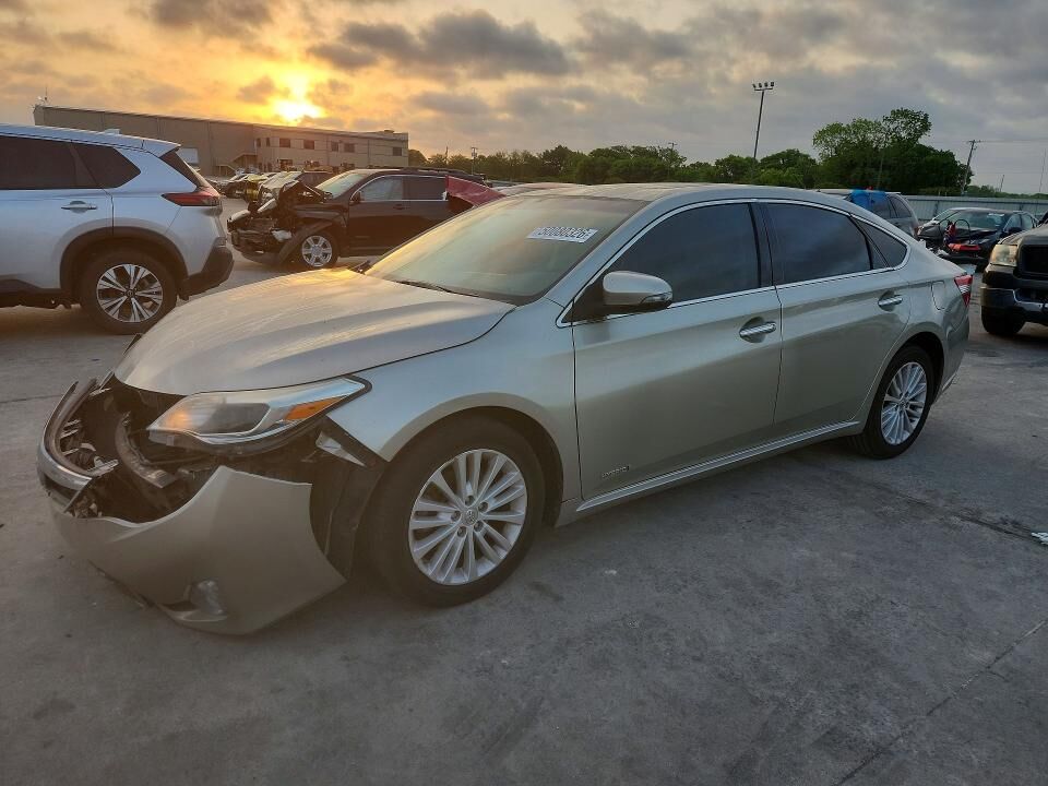 2013 TOYOTA Avalon