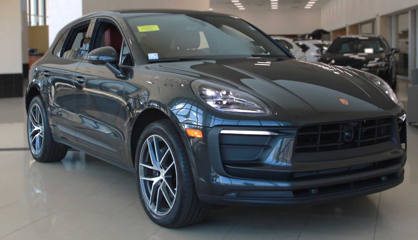 2023 PORSCHE Macan