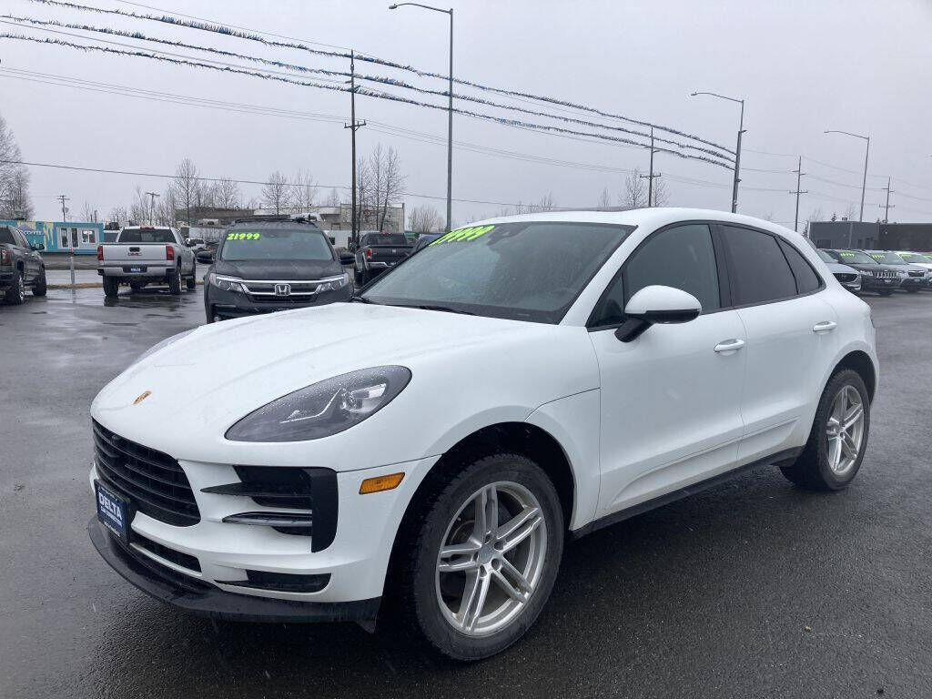 2020 PORSCHE Macan