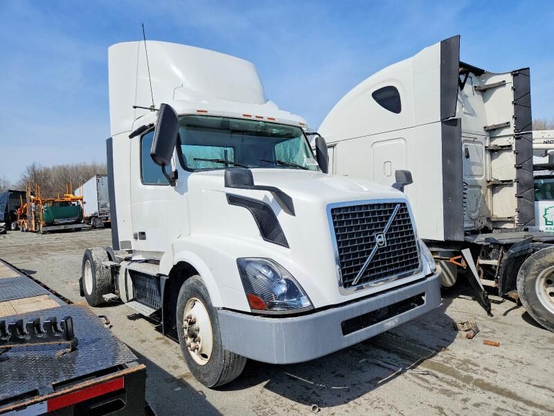 2017 VOLVO TRUCK VNL