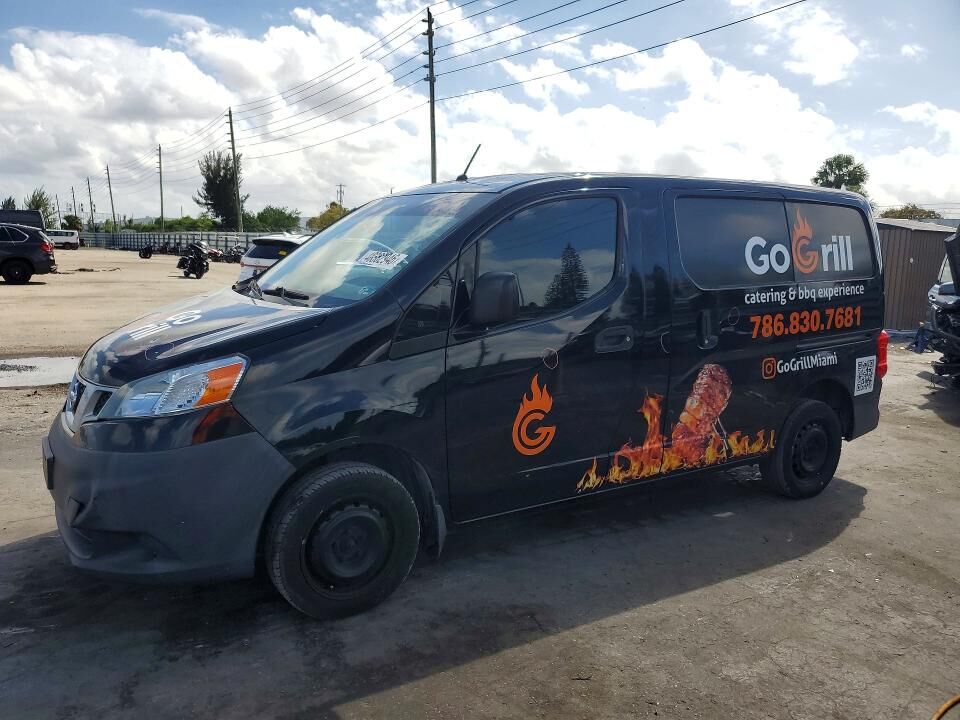 2017 NISSAN NV200