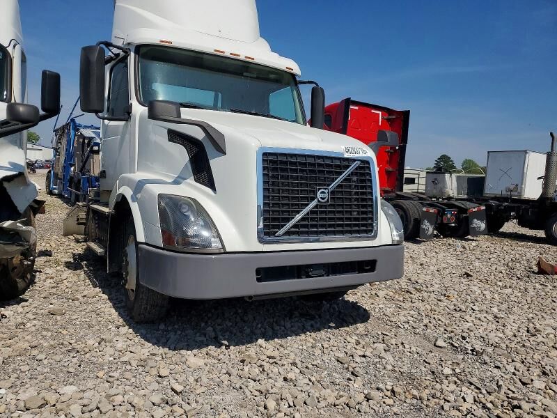 2017 VOLVO TRUCK VNL