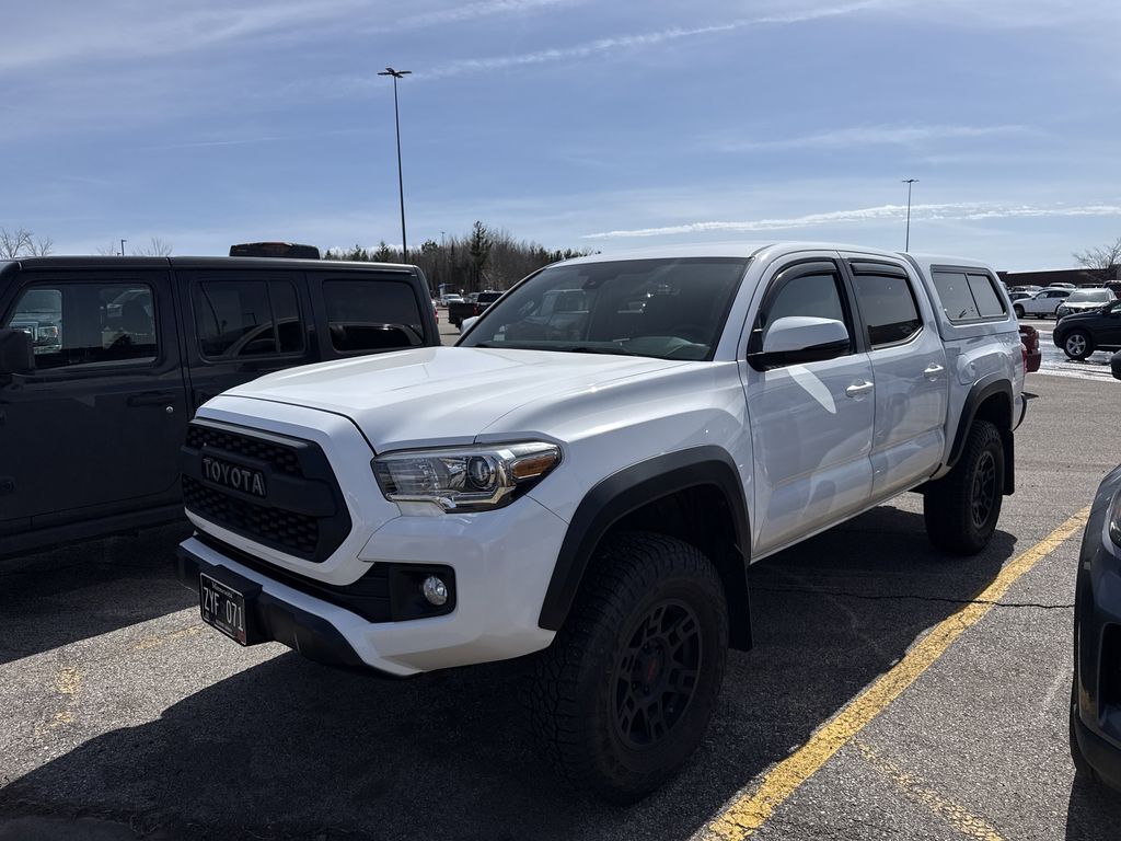 2018 TOYOTA Tacoma