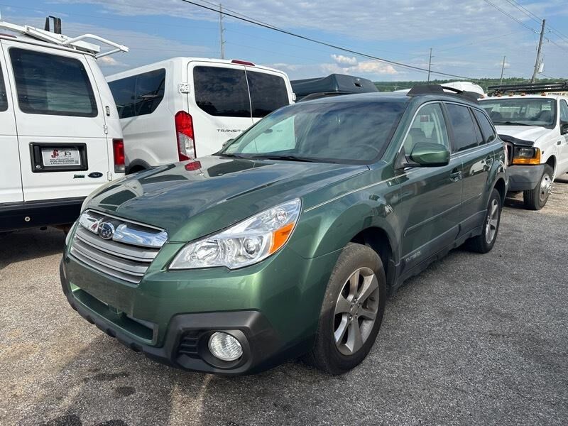 2013 SUBARU Outback