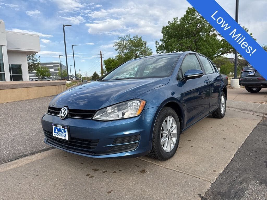 2017 VOLKSWAGEN Golf