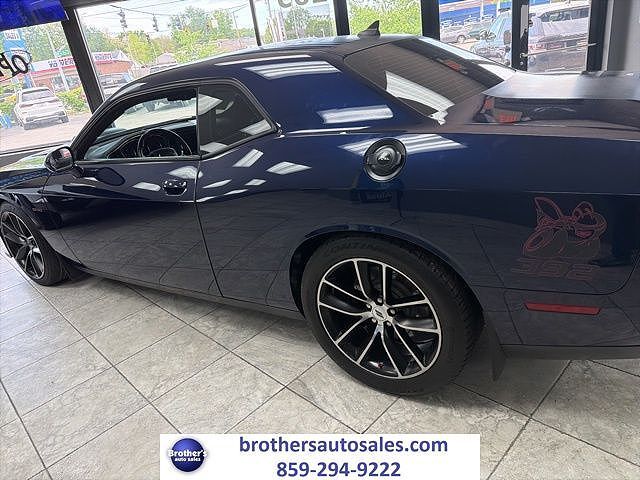 2017 DODGE Challenger