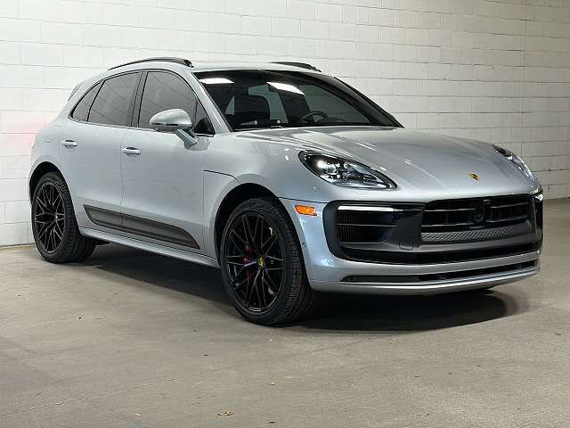 2022 PORSCHE Macan