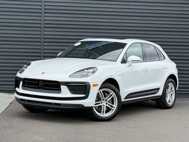 2026 PORSCHE Macan